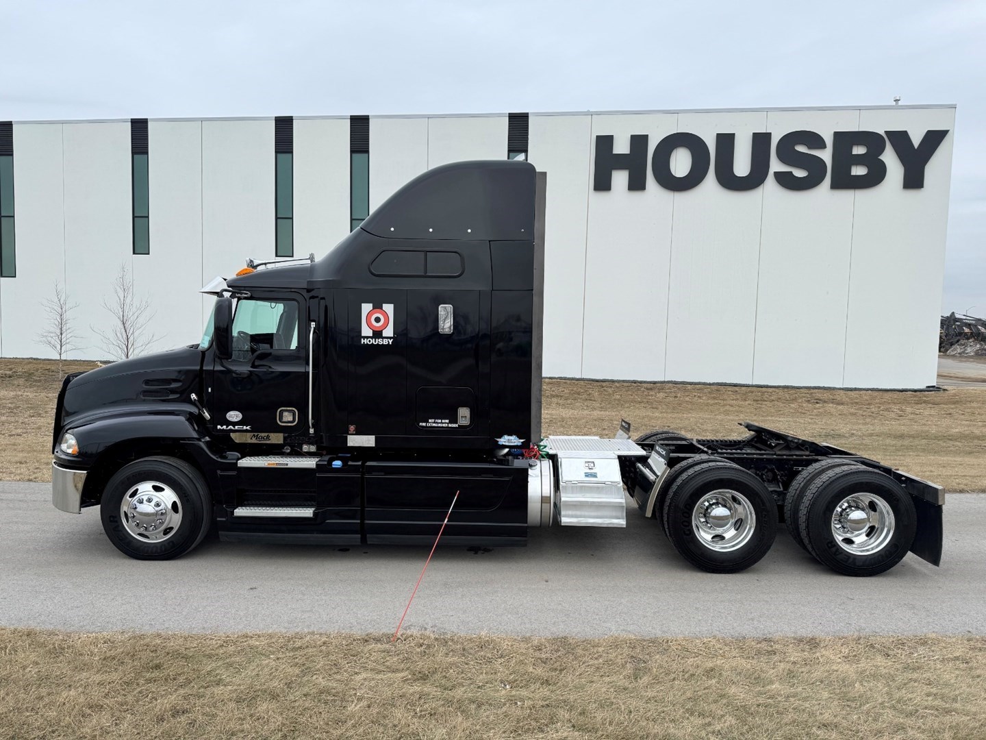 2017 MACK CXU613 - USED TRUCKS SLEEPER - image 3